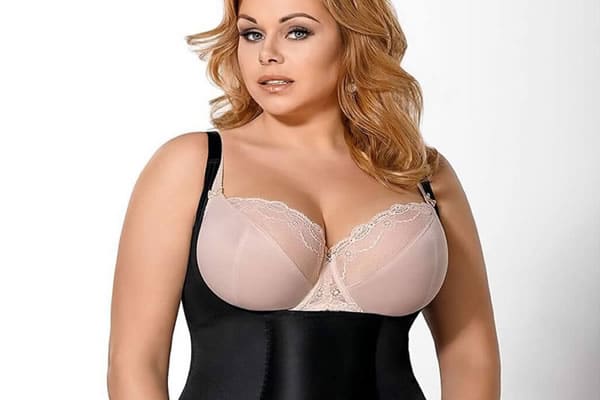 Underbust or overbust shapewear – which is right for you?